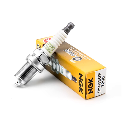 bugi xe ô tô Bugi bạch kim NGK BKR5EGP 7090 4 chiếc phù hợp cho BYD F3 Hyundai Tucson Elantra bugi sh bugi nóng và lạnh