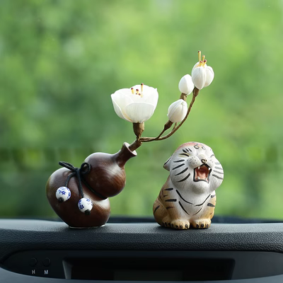 2021 Mới Tiểu Hổ Dễ Thương Đồ Trang Trí Xe Ô Tô Phụ Kiện Nội Thất Ô Tô Phong Cách Trung Hoa Điều Khiển Trung Tâm Trang Trí Nước Hoa Nữ Thú Cưng Dễ Thương nước hoa xe hơi cao cấp