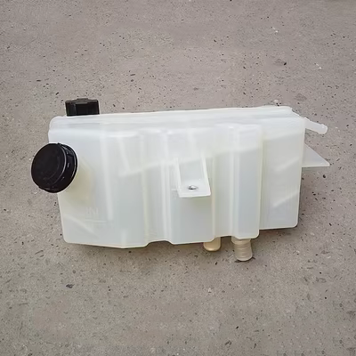 nước làm mát ô tô màu hồng Dongfeng Tianlong Hercules bình nước mở rộng bình đun nước nhỏ bình nước phụ chống đông két nước nhỏ trả bình nước nước làm mát động cơ ô tô hàn két nước