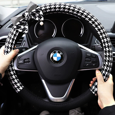 Mercedes-Benz BMW Audi Volkswagen Golf Buick Yinglang Fit Sylphy bọc tay lái bọc vô lăng nữ bốn mùa vô lăng mazda 3 boc vo lang