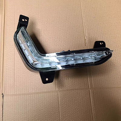 Baic Zhida X3 trái và phải ngày hôm trước, đèn phía trước ánh sáng của ánh sáng bội thu, đèn lái xe ban ngày hộp số hành tinh thay nhớt hộp số xe tải