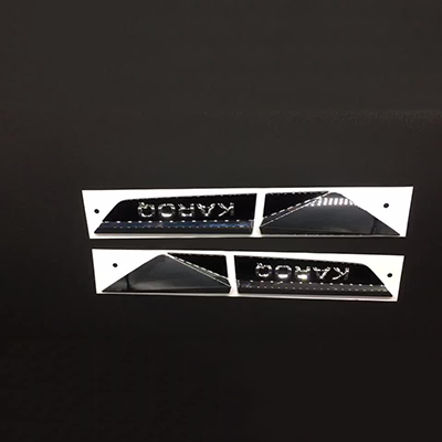 gạt mưa ô tô Karoq Kozhok Dấu hiệu ô tô Label Leaf Board Bên đánh dấu bảng bên cạnh nhân vật sải cánh gioang cao su chu u ron cửa kính